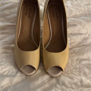 Clarks Yellow Heeled Peep Toe Shoes, Sz 6.5